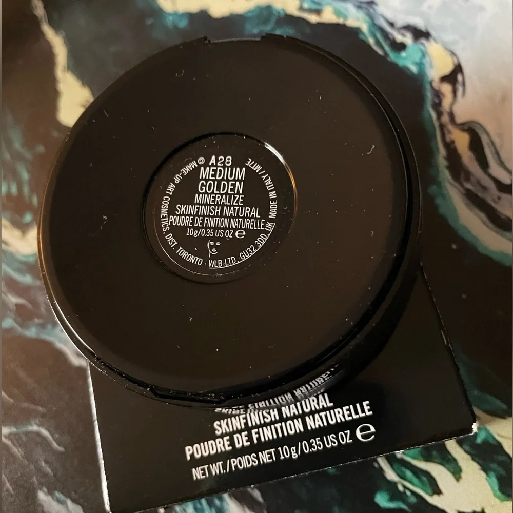 NIB MAC Mineralize Skinfinish Natural Face Powder in Medium Golden - Picture 4 of 8